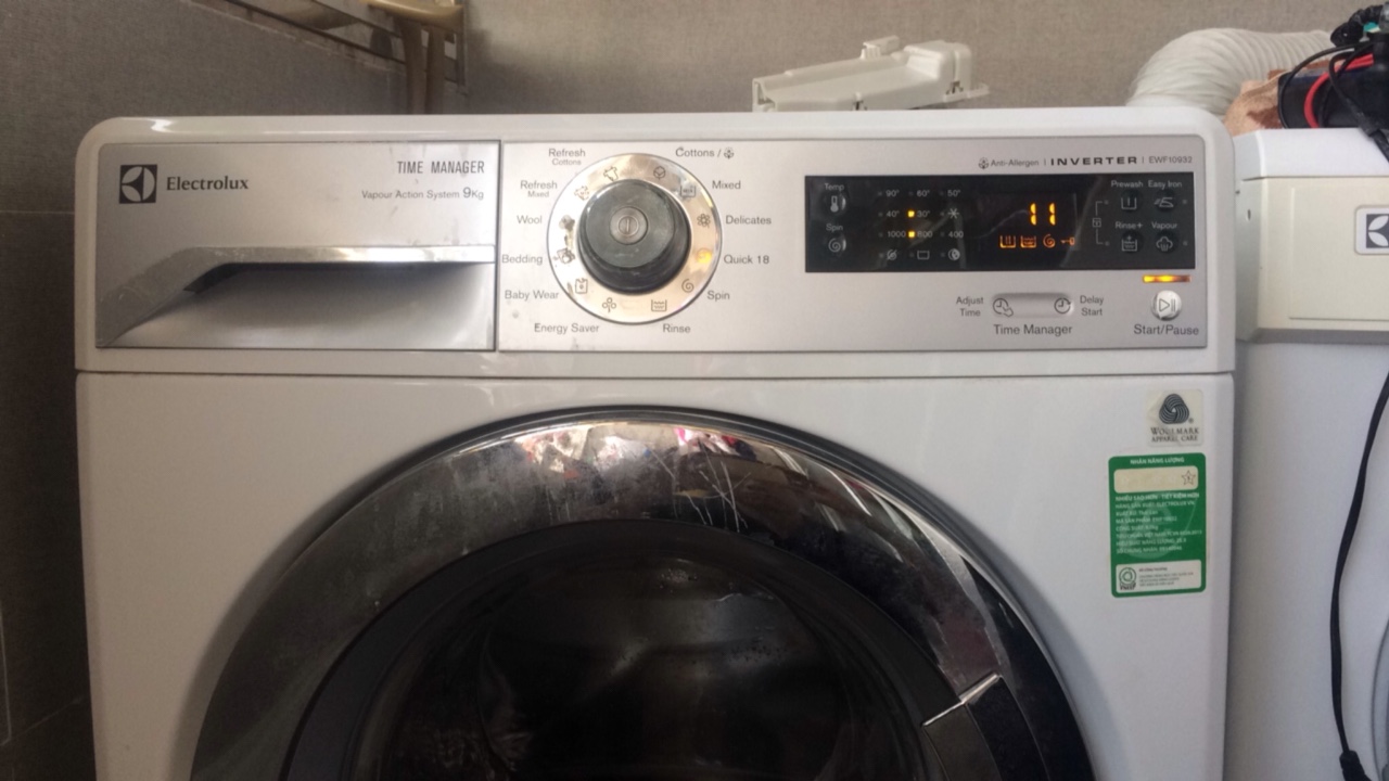 Sửa máy giặt Electrolux model EWF10932 không báo lỗi cố định lúc bị lúc không