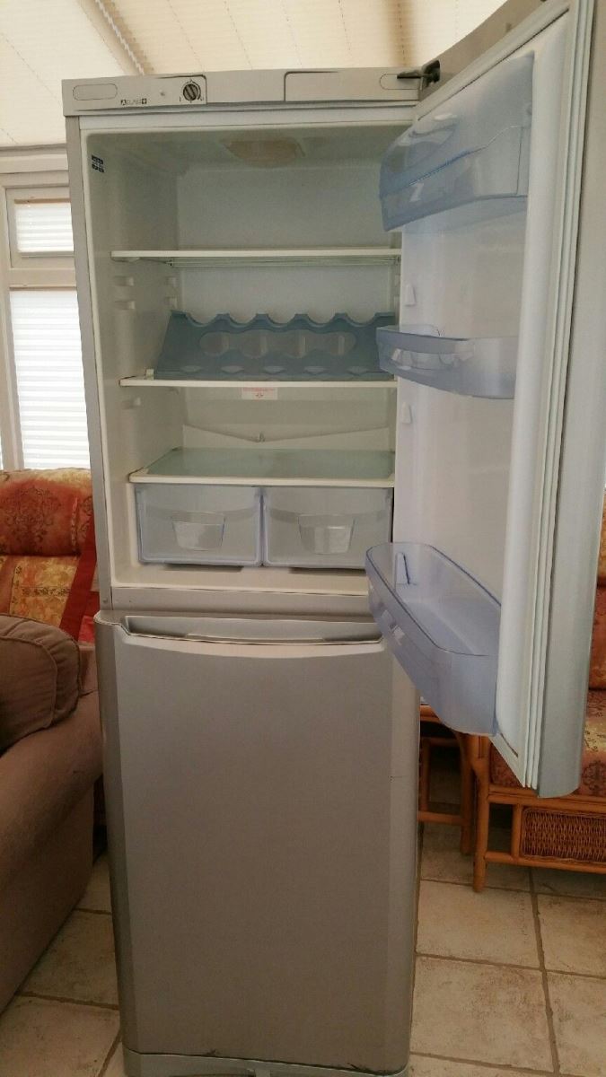 Sửa chữa tủ lạnh Indesit tại nhà