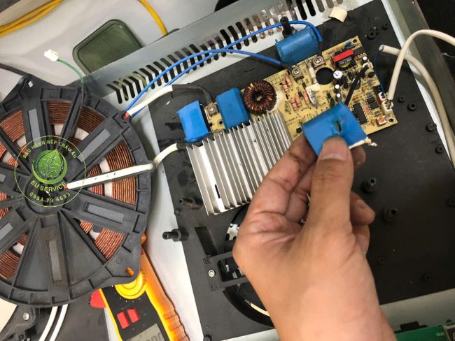 Giá-sửa-bếp-từ-jiko-chính-hãng-tại-nhà