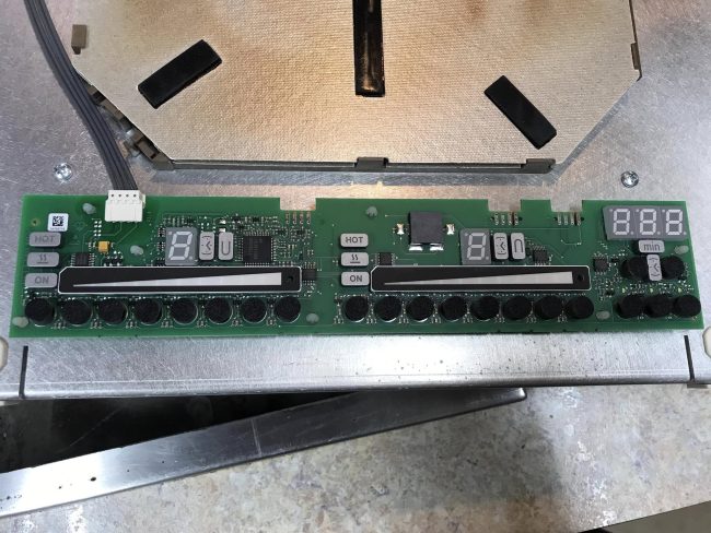 thay mặt kính bếp từ Jenn-Air