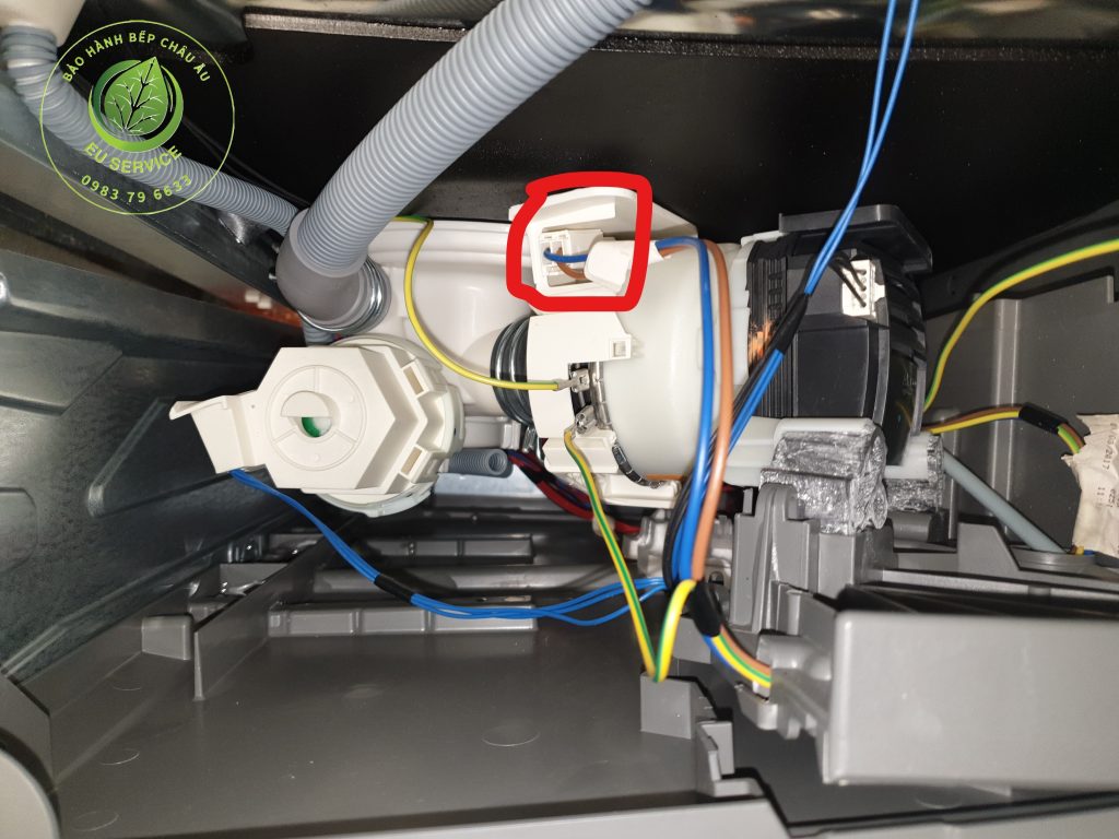 Lỗi i50 máy rửa bát AEG - nguyên nhân và cách xử lý