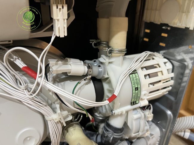 Nguyên nhân chính khiến máy rửa bát miele lỗi F79 đến từ bơm tuần hoàn