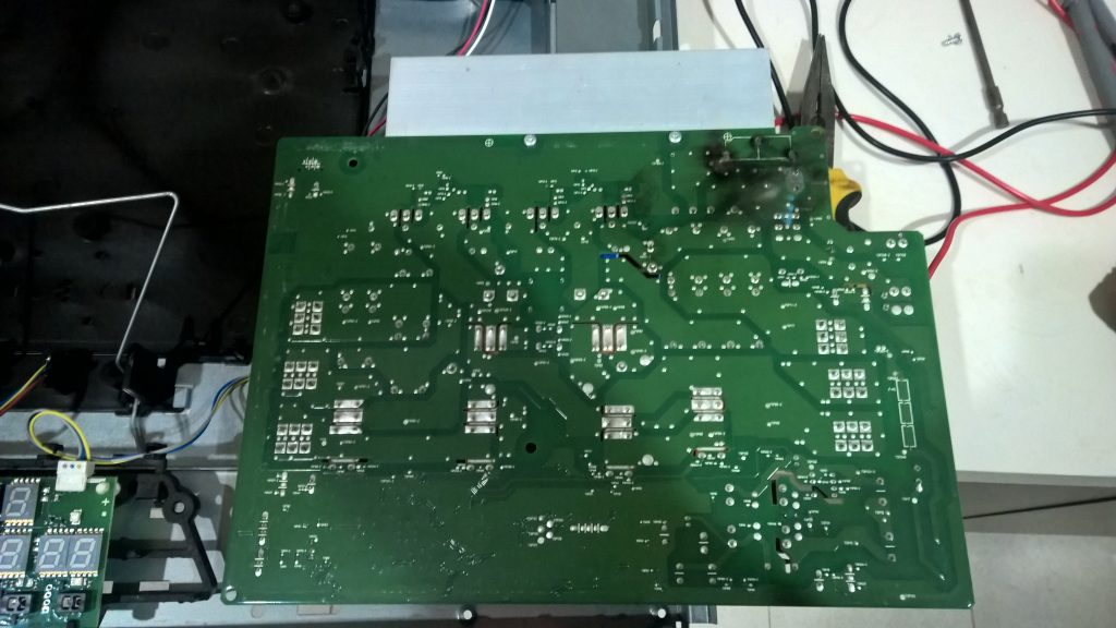 Sửa bếp từ Bosch lỗi mất nguồn