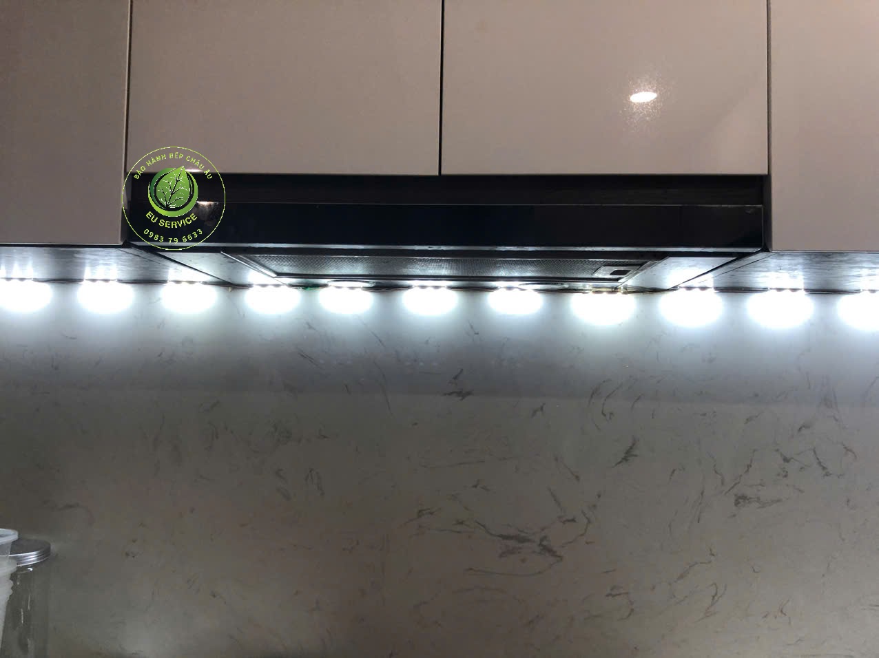 Sửa-chữa-máy-hút-mùi-hafele-chính-hãng