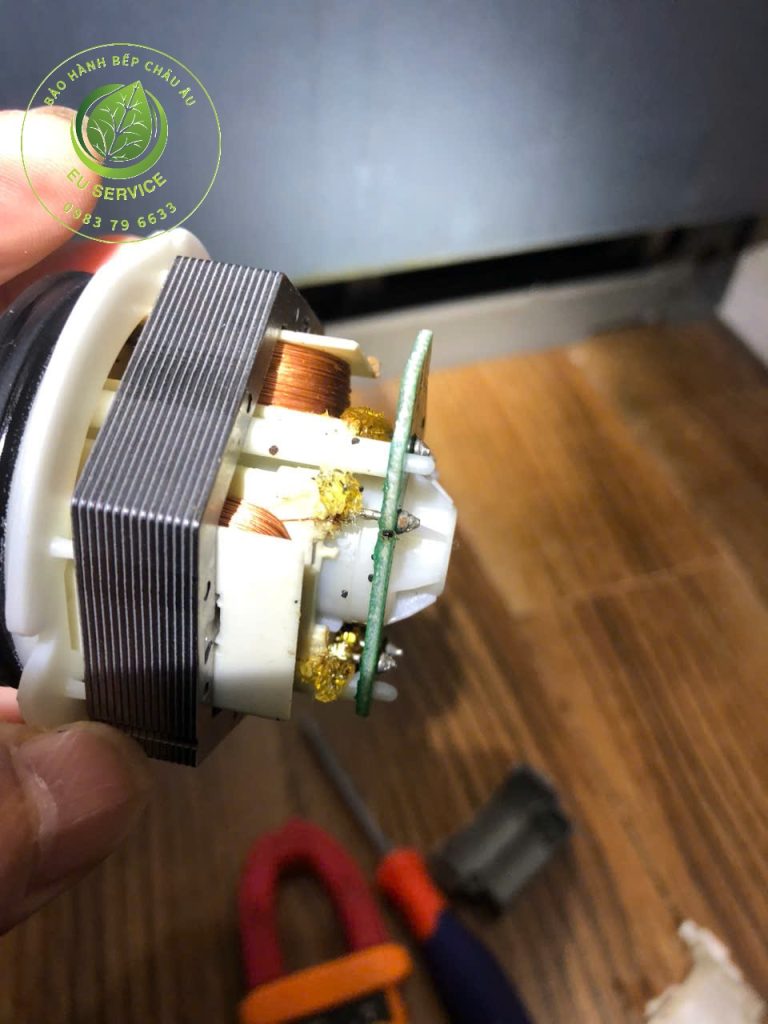 Sửa máy rửa bát Bosch E23 - hỏng động cơ bơm xả - đứt cuộn dây motor bơm xả