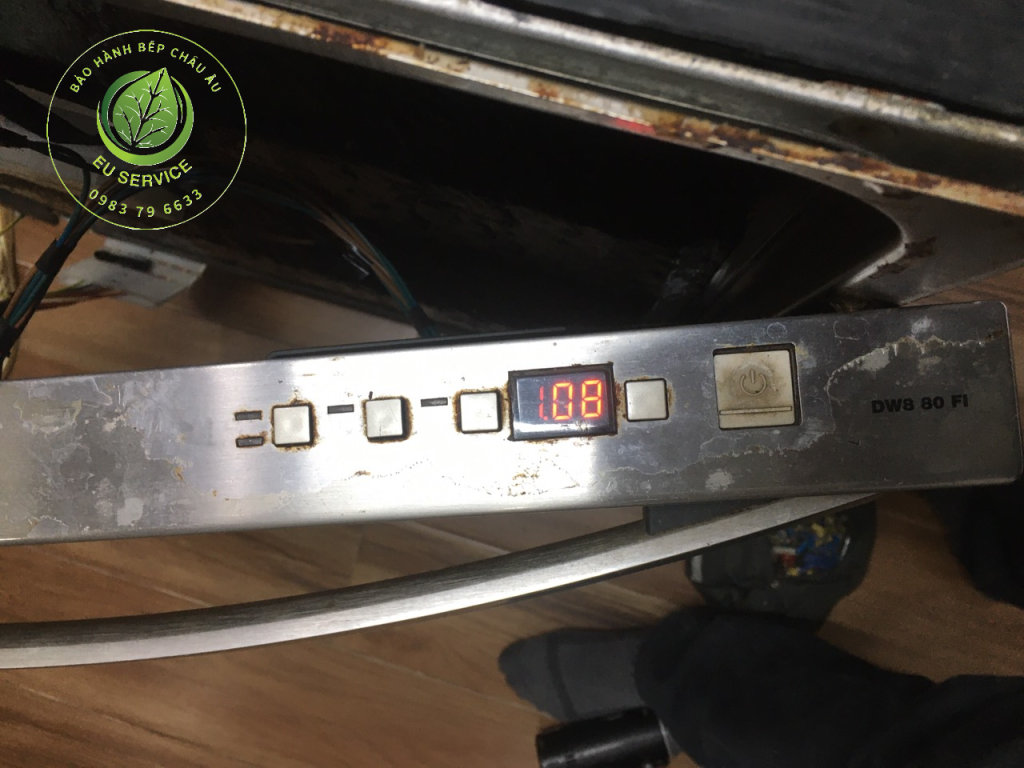 Sửa máy rửa bát Teka DW 8 80 FI lỗi motor không chạy