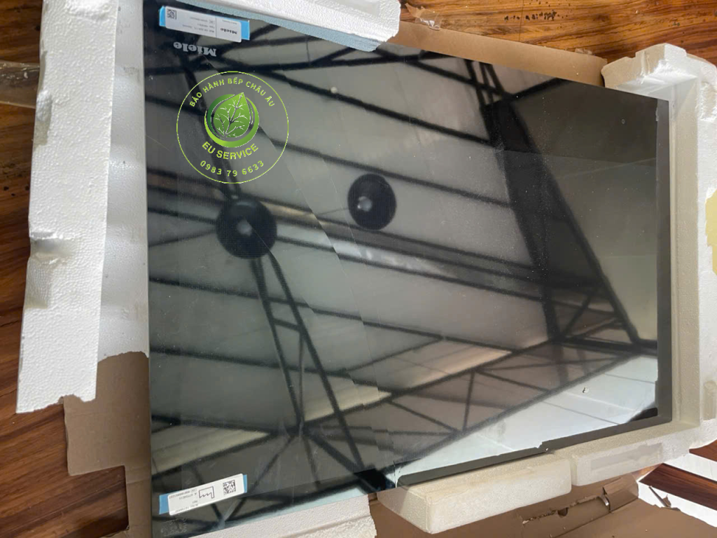 Thay kính bếp từ Miele chính hãng