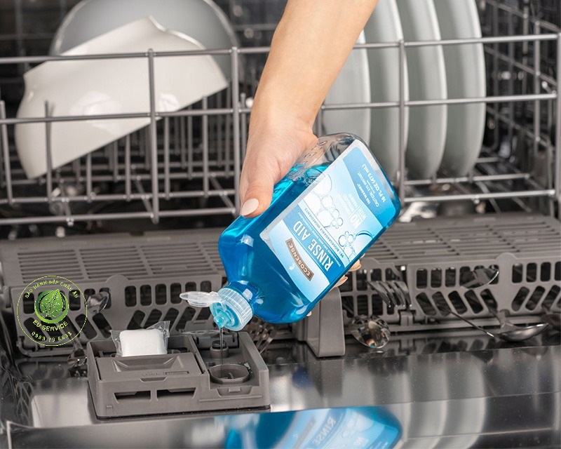 hướng dẫn cách dùng chát làm bóng trong máy rửa bát