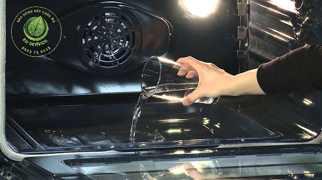 Vệ sinh lò nướng bằng phương pháp thủy phân