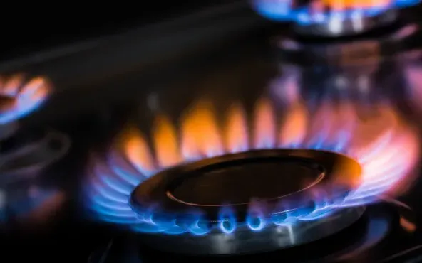 sửa bếp gas AEG lỗi đỏ lửa