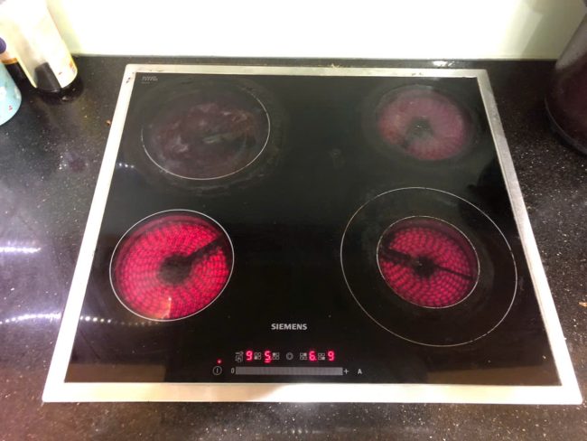 sửa bếp hồng ngoại không sáng mâm