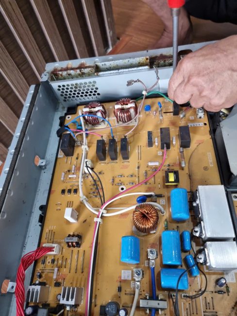 thay bo mạch bếp từ hitachi