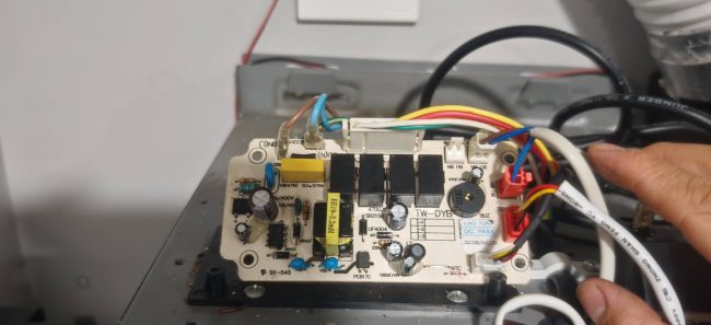 thay-bo-mạch-máy-hút-mùi-fagor