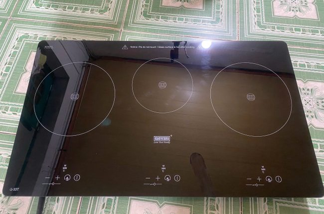 thay kính bếp từ giovani