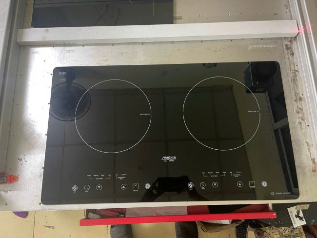 thay mặt kính bếp từ munchen giá rẻ tại nhà