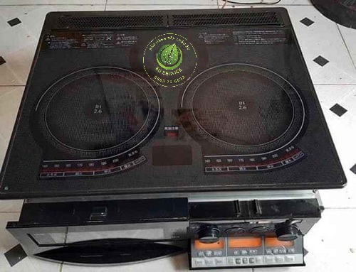 thay-mat-kinh-bep-tu-toshiba