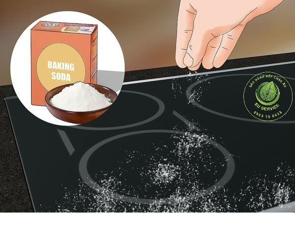 Cách vệ sinh mặt kính bếp từ với bột baking soda