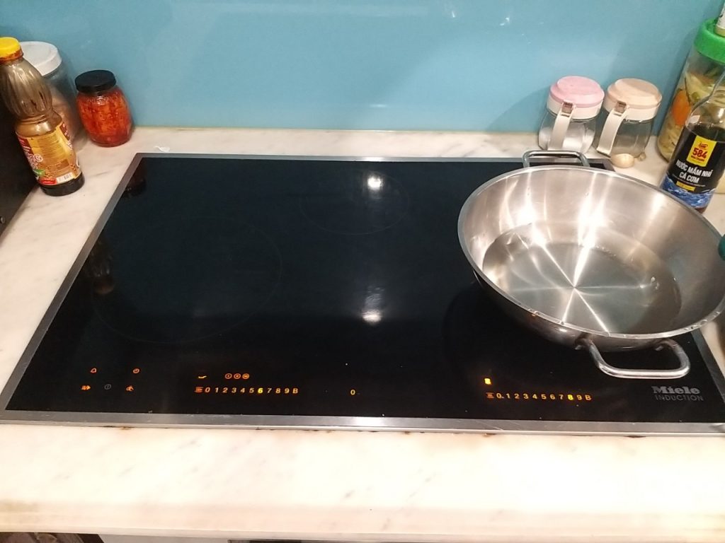 Sửa bếp từ Miele lỗi Err