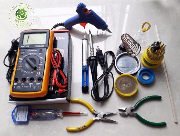 Chuẩn bị dụng cụ sửa chữa điện tử