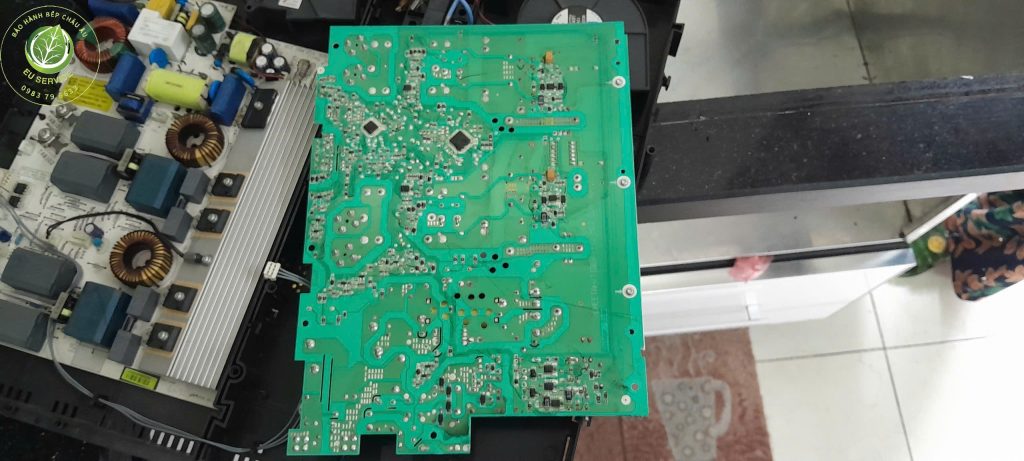 Nguyên nhân lỗi E8 bếp từ AEG