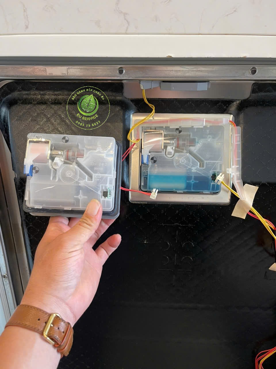 Thay bộ hộc chứa bột rửa máy rửa chén bosch