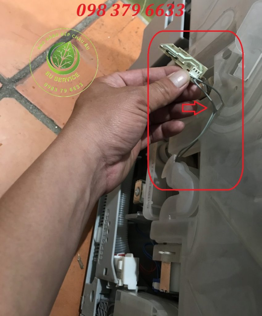 sua-may-rua-bat-bosch-loi-voi-nuoc-e14-e3000