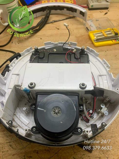 Ảnh sửa robot hút bụi tại euservice