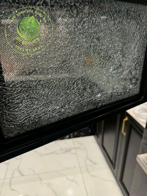 Dịch vụ thay kính cửa lò vi sóng Bosch