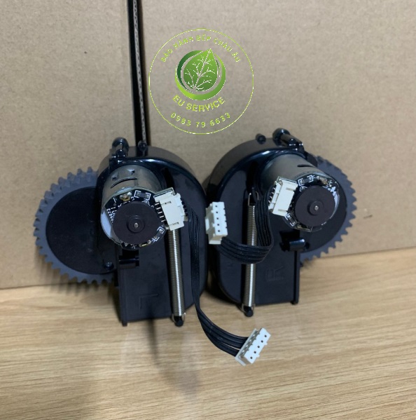thay motor bánh xe điều hướng robot hút bụi