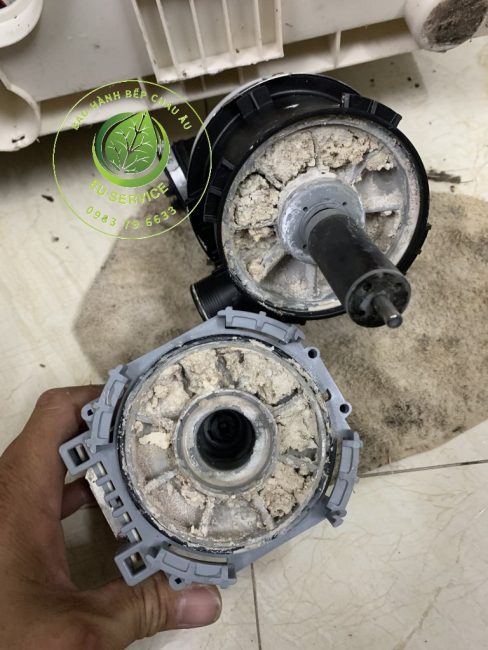 Sửa máy rửa bát hỏng bơm nhiệt - nguyên nhân máy không dùng muối làm mềm nước