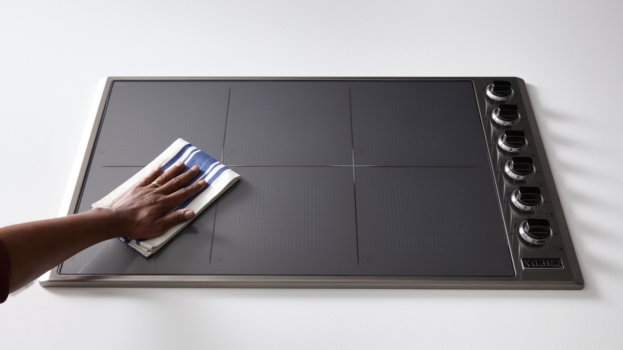 thay mặt kính bếp từ viking chính hãng