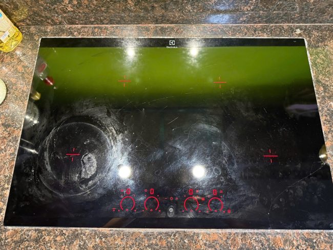 giá thay mặt kính bếp từ Electrolux